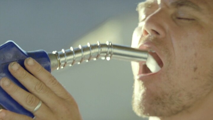 ในอนาคต น้ำจะเป็นสิ่งล้ำค่ามาก ต้องไปที่สถานีเติมน้ำเพื่อดื่มน้ำ แล้วจ่ายเงินตามมิเตอร์ขณะดื่มไปด้วย