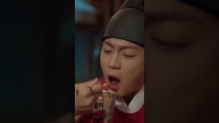 K-drama "Splash Splash Love" 인스타그램 계정을 팔로우하자.