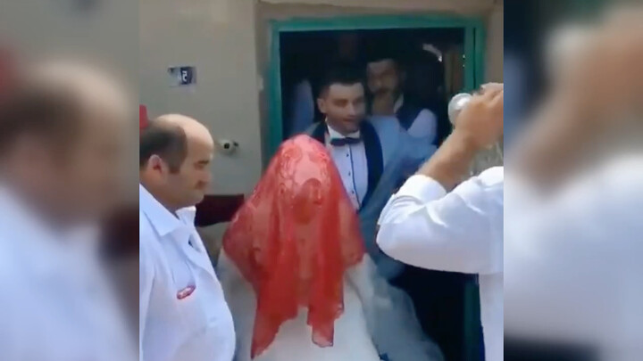 أي مكان فقير إلى هذا الحدّ، حتى أنّه لا يستطيع شراء المفرقعات للزواج؟