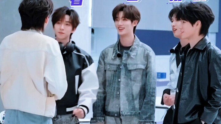 Laugh every time I watch it—so cute!!! (Xuan Ge thinks: Hmph. The guys think: So satisfying!)