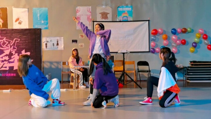 Chị gái gạo cội Chiết Giang nhảy lại cực chất BTS - Anpanman siêu nhân bánh mì tràn đầy năng lượng |