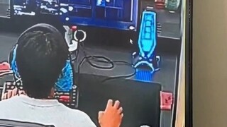 The Internet cafe was infected with a virus. I could feel the boy's despair through the camera.