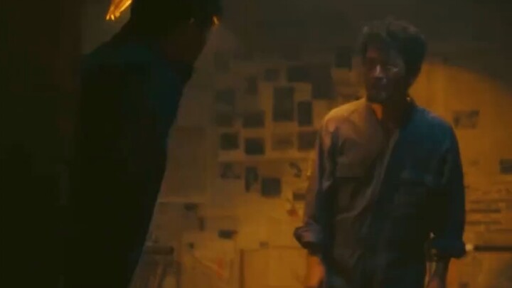 Ông chủ này lại dùng vàng để trả lương cho nhân viên!