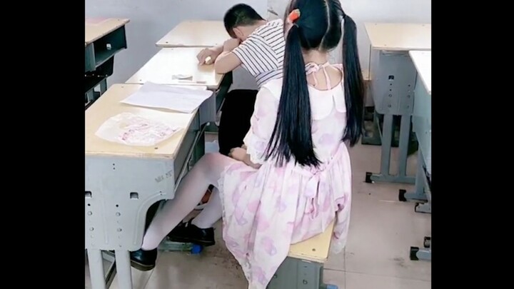 Strange...strange classmates have appeared! !