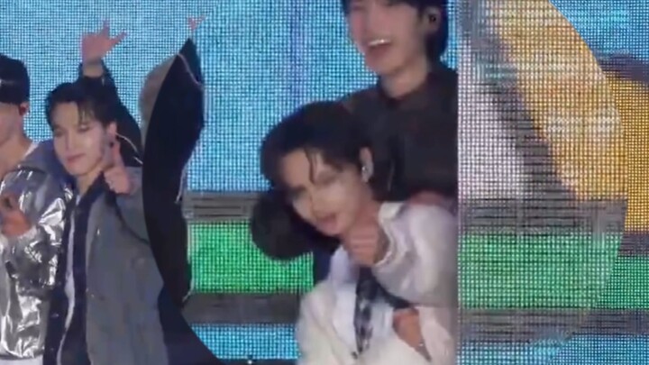 【يوهواي】 السيد الصغير يعرف جيدًا الفرق بين العمل والحياة