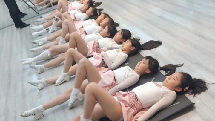 Sekilas di Ruang Tari 407