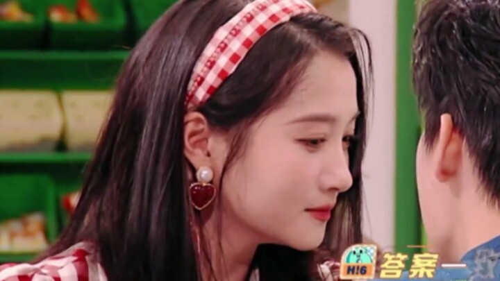 Mengenai apakah Zhuang Xiaoting adalah tipe ideal Wang Anyu, Kak Tong malu dan tidak berani menatapn
