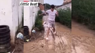 Nỗi ám ảnh mang tên dép quai