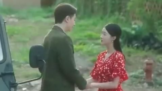 Dia benar-benar bisa membaca hatiku, perlahan jatuh cinta padaku, dan hanya memanjakanku