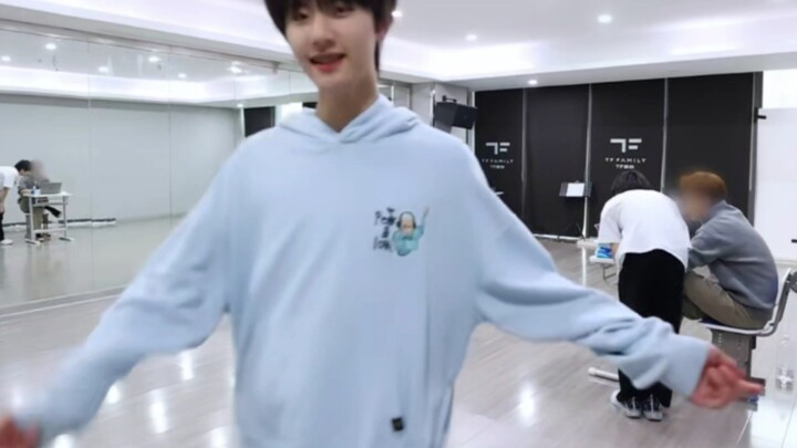 หลี่ยววิ่งต้งเลียนแบบอพาร์ตเมนต์แห่งรัก สายลับโคตรแสบ! โอ่วฮ่าวเฉิน ข้าขอประกาศให้เจ้าเป็น…