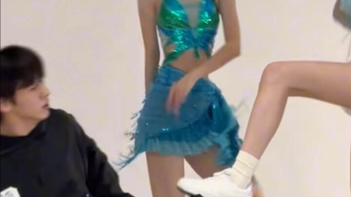 Water self-use dance 0.8 times speed, the front part is mirrored, the back part is not mirrored, you