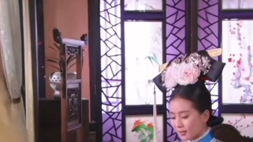 Ruoxi looked at the snuff bottle given by the Fourth Master and lamented that things have changed.