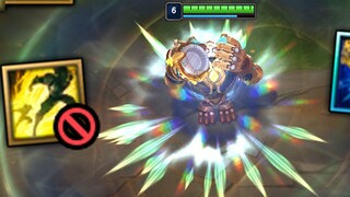 The robot's R can't be avoided? An impossible ultimate move!