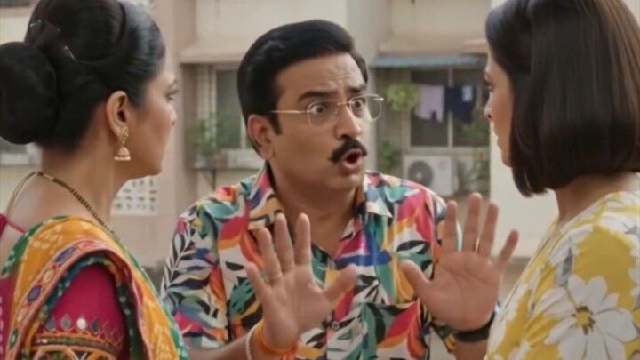 जेठालाल दया और बबीता जी के झगड़े में बुरी तरह फंस गए 😂🤣 #Jethalal #Daya #BabitaJi #TMKOC