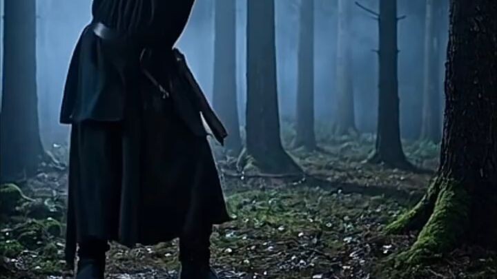 एक छिपा हुआ बंकर, क्रिस्टल जैसी साफ झरनों के बीच… क्या तुम उसे ढूँढ सकते हो? 💎🌊#रहस्य #झरना