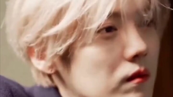 [Lu Han] Back when he debuted, the only two words trending were “Lu Han.” Even top tabloids couldn’t