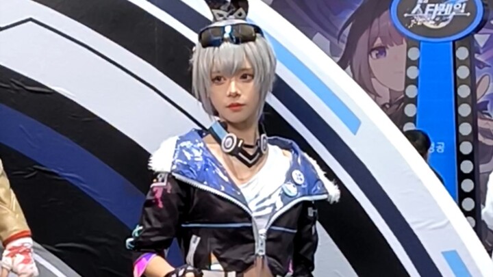 The Silver Wolf from the Cat Can is easily the best moment of the entire Korean show!