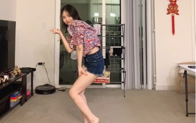น้องสาววัย 30 กว่าที่เหนื่อยล้าร้องเพลงใหม่ของ Tuwas เธอคงจะบ้าไปแล้วแน่ๆ เพราะท่อนสุดท้ายพังหมดทั้ง