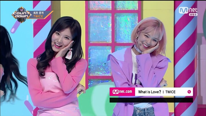Lúc buồn nghe “What is love” cũng khó mà treo cổ, kẻ lạnh lùng đến mấy nghe “What is love” cũng phải