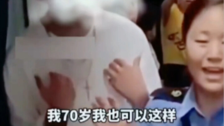 Man Argues with Elderly Passenger on Train: “Is Being Young a Crime?”