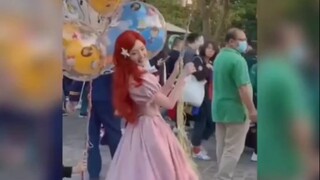 【毛晓彤】 活该你红了 人甜心善对朋友好 聪明体面讲义气