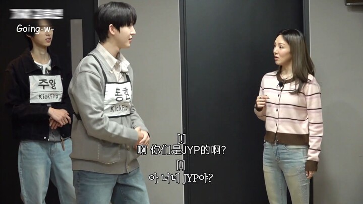 เพิ่มหลักฐานใหม่เกี่ยวกับความแตกต่างด้านสไตล์การเต้นระหว่างค่าย JYP และ SM