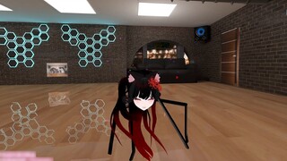 Phong cách hội họa dần trở nên kì dị