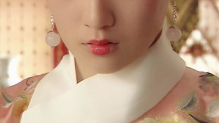 Now this is the ultimate in classical beauty! She was already so stunning, yet she went and got plas