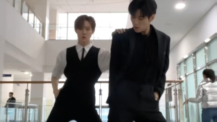【EVNNE】Lee Jeonghyun × Ji Yunseo | Khu nghỉ ngơi của nữ sinh đại học, tối nay tôi ở đây luôn rồi