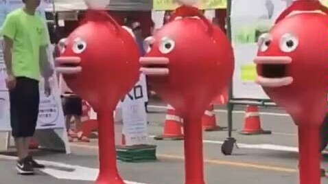 Japanese street-level sculpture robots