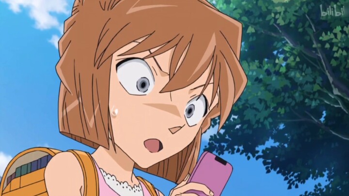 There is a big contrast between Haibara Ai's image before and after, and her cold and aloof temperam