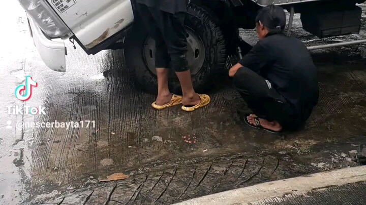 hirap maging dilivery and helper