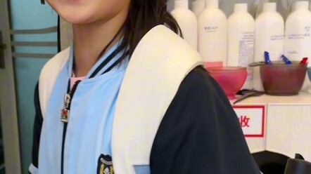 น้องกั่วโร่ว: แม้แต่เนื้อหมูตุ๋นยังไม่ให้ฉันกิน แล้วยังจะมาหวังให้ฉันช่วยตรวจข้อสอบอีกเหรอ?