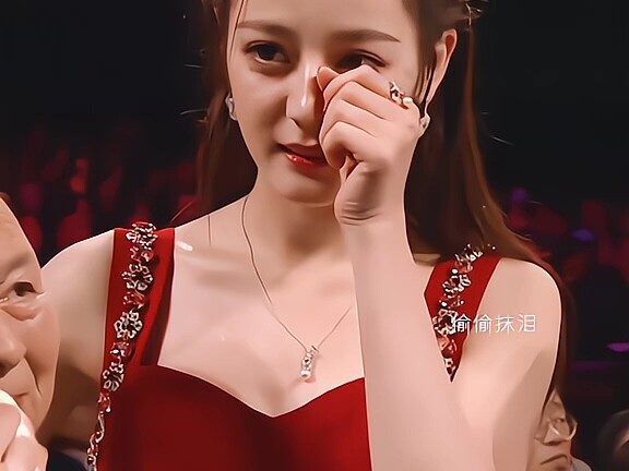 “ฉันลืมไปนานแล้ว ความเจ็บปวดและความช้ำที่เธอทำให้ฉัน” #ตี๋ลี่เร่อปา