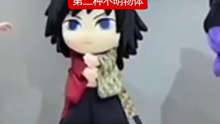 لا تُطلِقوا على يي يونغ أي ألقاب بعد الآن، لأنه يشبهه حقًا!