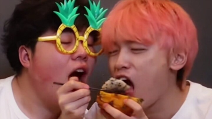 คุณแม่โอ่วกับสือห้อซื่อ