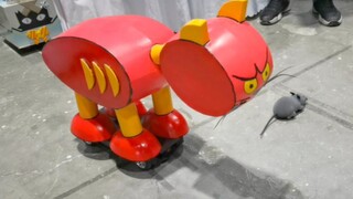 [Cat and Mouse Classic Reappearance] Doraemon Car Appears at the Comic Exhibition