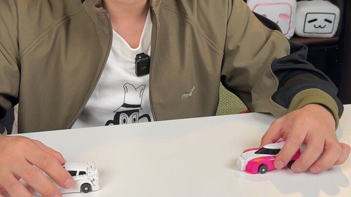 They bought me a new toy again! But how am I supposed to play with it...? #Takaya Aoyagi##Toy Review