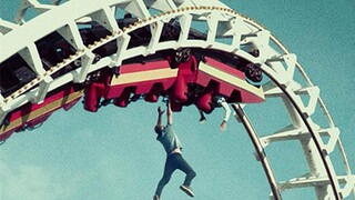 【宇哥】过山车突然“罢工”，游客倒吊在半空《紧急呼救02》