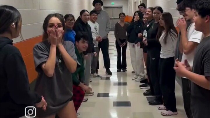 Game: Don’t Squat at the Same Time or Be the Last to Squat