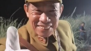 Sau khi xem anh ấy đóng vai đại tá, tôi cảm thấy mình như người nước ngoài!