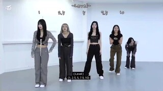 مينا وجيهيو يصابان بالجنون