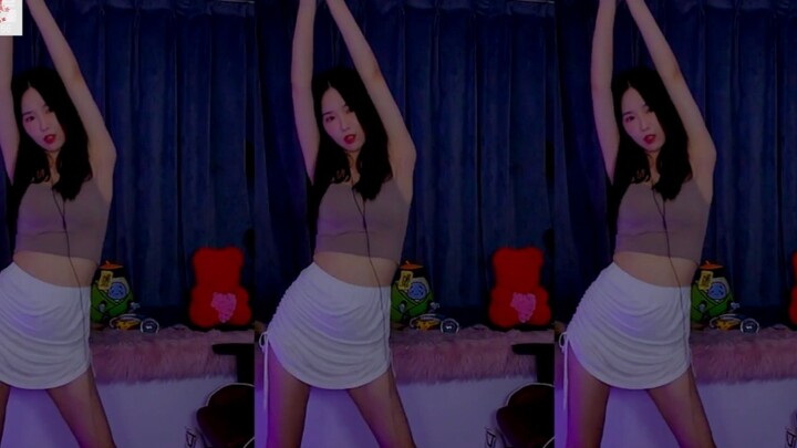 I heard that you all like girls who dance like this