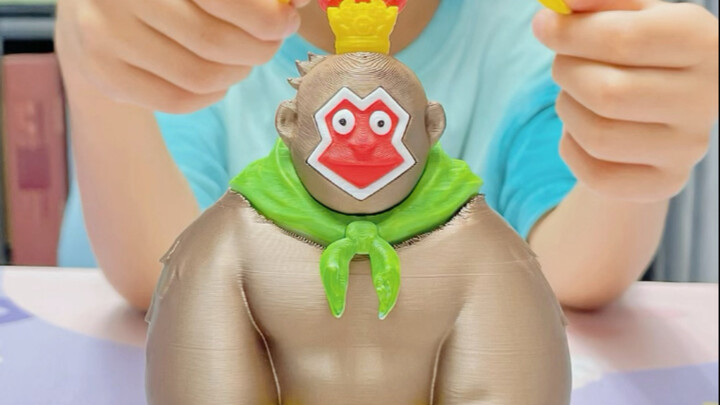 Mencetak selama 10 jam: Siswa SD asyik DIY Monster Gorila Sun Wukong dari Donghua “Liangliang Shan”