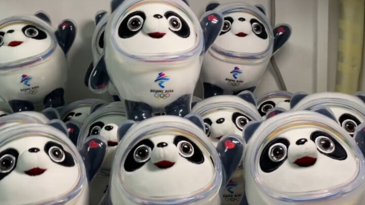 I just want one Bing Dwen Dwen!! Who can give me a Bing Dwen Dwen!