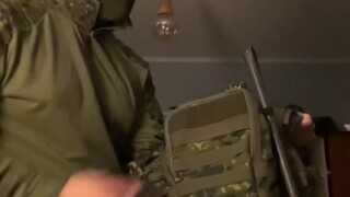 【الدنماركية|مقنع】أب عضلي صامت بطول 3 بوصات يقدم معداته بشكل مذهل