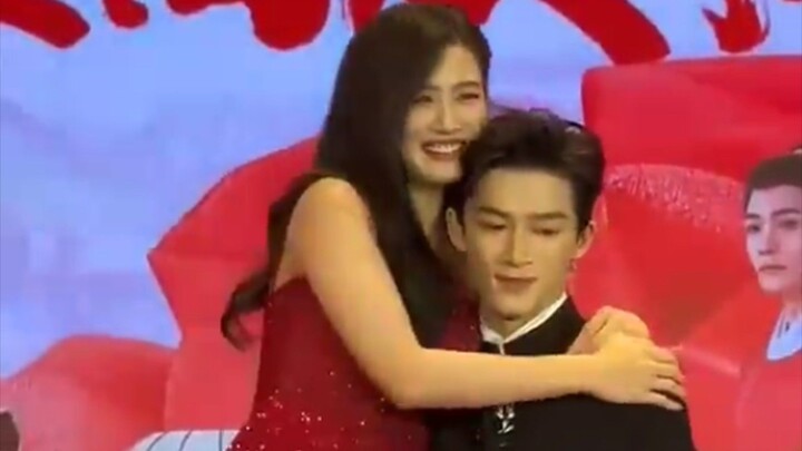 so adorable wang xing yue and lu yu xiao 🥰 Perfect match chinese drama