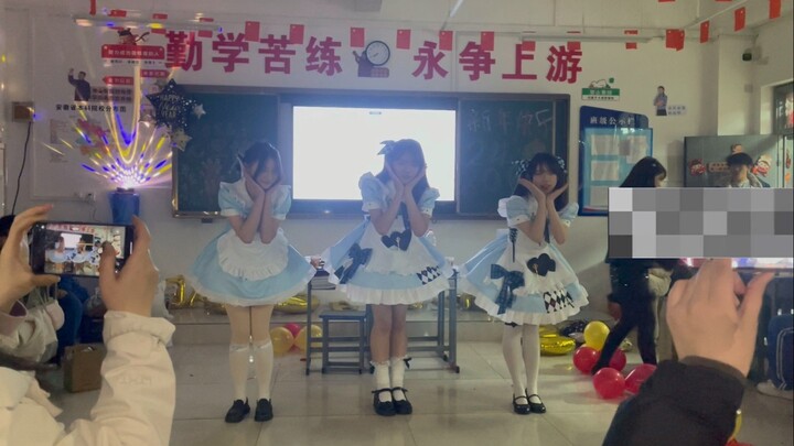 Malam Tahun Baru SMA dengan dukungan penuh dari seluruh kelas!! Posisi kamera utama untuk “Ai♡Scream