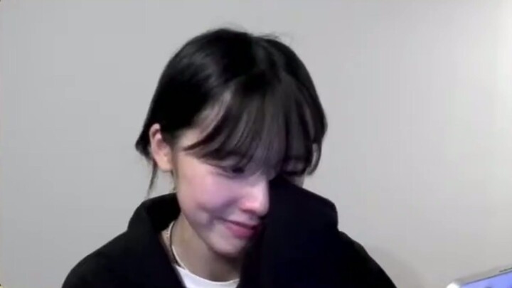 Kato Kana watches the NHK Kohaku Uta Gassen Yuin performance – Reaction