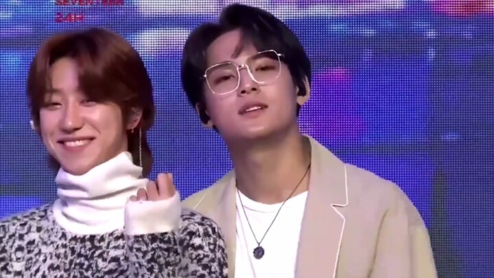 【SEVENTEEN】Penampilan Perdana Seluruh Anggota di Panggung TOGETHER Usai Resepsi Pernikahan di Kapal 